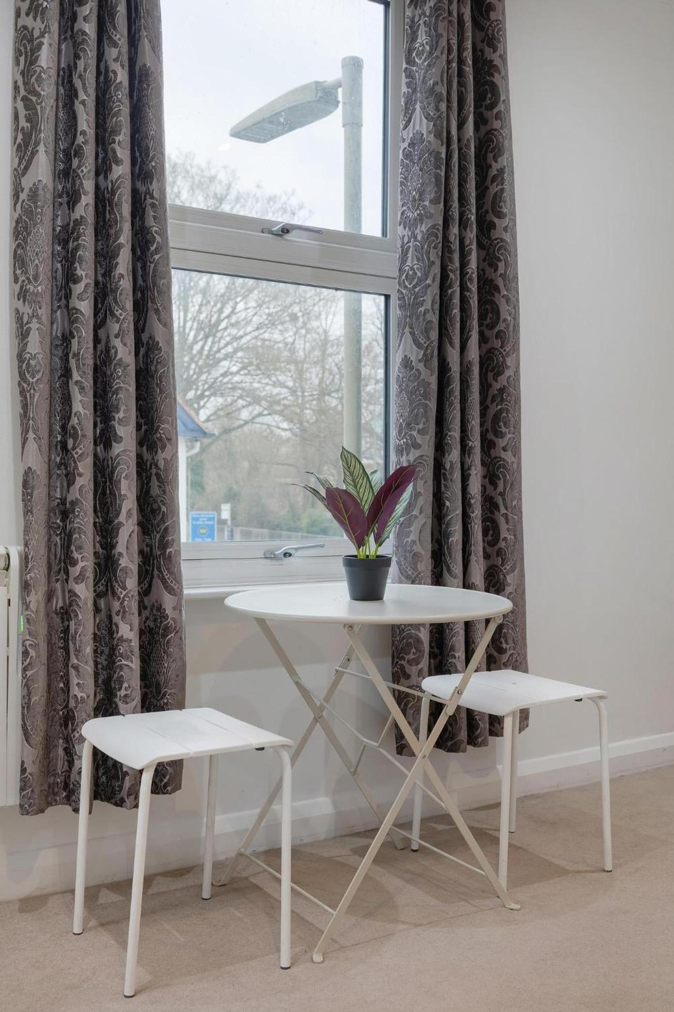 Modern City Centre Flat Оксфорд Экстерьер фото
